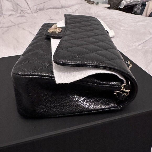 CHANEL Double Flap Classic Jumbo Caviar Gold hardware - Picture 9 of 16
